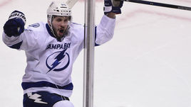 Сегодня. Тампа. "Тампа-Бэй" - "Сент-Луис" - 2:1. Никита КУЧЕРОВ празднует заброшенную шайбу.