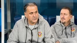 Воскресенье. Санкт-Петербург. "Зенит" - "Арсенал" - 0:1. Миодраг БОЖОВИЧ.