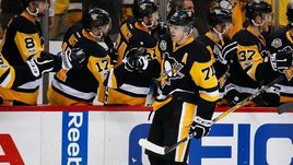 Евгений МАЛКИН (71).