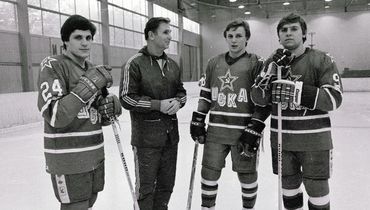 Сергей МАКАРОВ, Виктор ТИХОНОВ, Игорь ЛАРИОНОВ и Владимир КРУТОВ (слева направо).