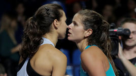 Сегодня. Москва. Наталья ВИХЛЯНЦЕВА и Юлия ГЕРГЕС.