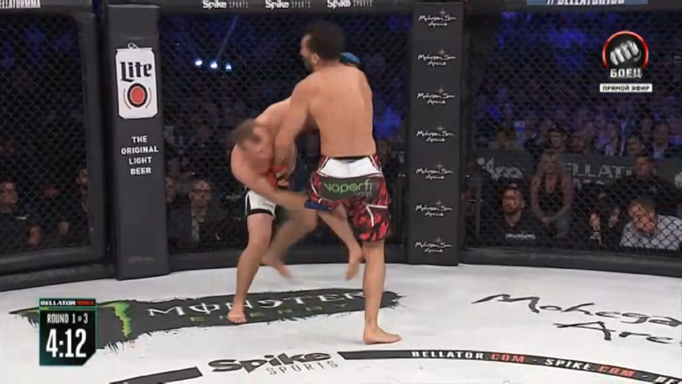 Шлеменко сразу же пошел в атаку.