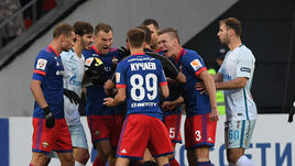 Сегодня. Москва. ЦСКА - "Зенит" - 0:0. Одна из стычек красно-синих и сине-бело-голубых.