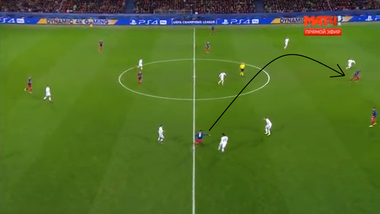 Миланов исполняет длинную передачу на Витинью, бразилец проигрывает борьбу, мяч переходит к сопернику. Миланов исполняет длинную передачу на Витинью, бразилец проигрывает борьбу, мяч переходит к сопернику.