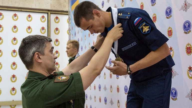 Артем ГРОМОВ (слева). Артем ГРОМОВ (слева).