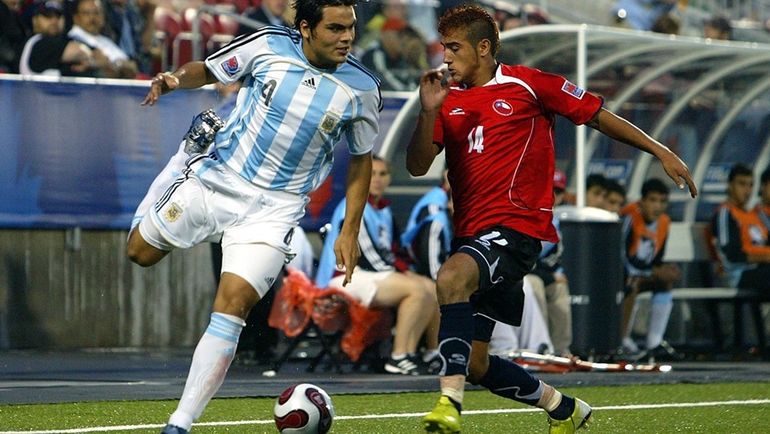 2007 год. Артуро ВИДАЛЬ (справа) и Габриэль МЕРКАДО. Фото FIFA.com 2007 год. Артуро ВИДАЛЬ (справа) и Габриэль МЕРКАДО. Фото FIFA.com