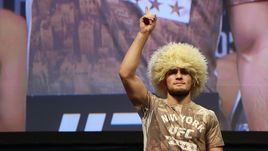 11 ноября 2016 года. Хабиб НУРМАГОМЕДОВ перед боем с Майклом Джонсоном. Россиянин вернется в клетку 30 декабря.