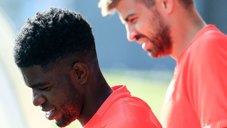 Самюэль ЮМТИТИ (слева) и Жерар ПИКЕ. Фото AFP Самюэль ЮМТИТИ (слева) и Жерар ПИКЕ. Фото AFP