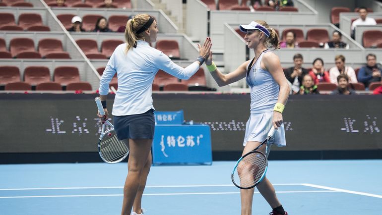 Елена ВЕСНИНА (слева) и Екатерина МАКАРОВА. Елена ВЕСНИНА (слева) и Екатерина МАКАРОВА.