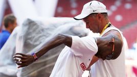 Мо ФАРА (на переднем плане) и Альберто САЛАСАР.