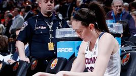 Брианна СТЮАРТ.