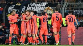 Вторник. Базель. "Базель" - ЦСКА - 1:2. 79-я минута. Радость красно-синих после победного гола Понтуса ВЕРНБЛУМА (№3).