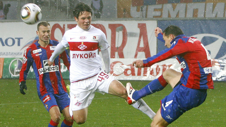 Александр КОЗЛОВ (в центре). Фото Татьяна ДОРОГУТИНА Александр КОЗЛОВ (в центре). Фото Татьяна ДОРОГУТИНА