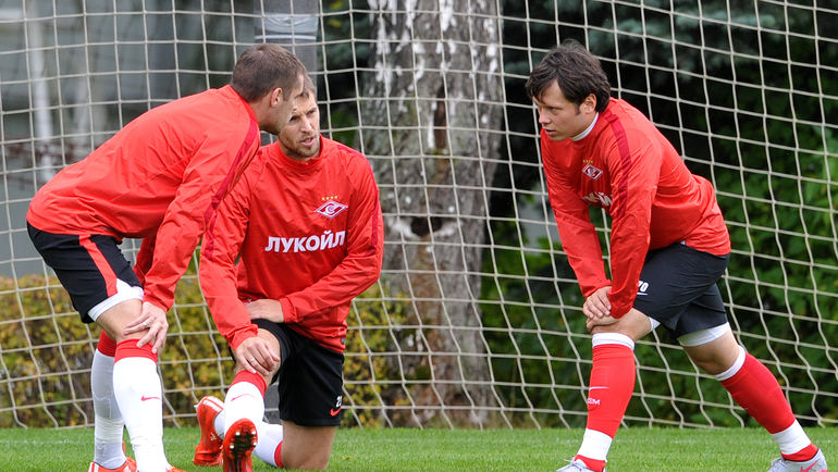 Кирилл и Дмитрий КОМБАРОВЫ, Александр КОЗЛОВ. Фото Никита УСПЕНСКИЙ Кирилл и Дмитрий КОМБАРОВЫ, Александр КОЗЛОВ. Фото Никита УСПЕНСКИЙ