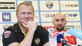 Главный тренер национальной команды Эдуард КОКШАРОВ (слева) и игрок сборной России Тимур ДИБИРОВ.