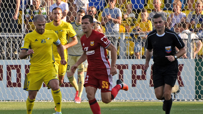 К Александру БУРЧАНУ (№55) есть интерес со стороны одного из клубов РФПЛ. Фото Григорий БОЧКАРЕВ К Александру БУРЧАНУ (№55) есть интерес со стороны одного из клубов РФПЛ. Фото Григорий БОЧКАРЕВ