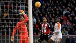 Сегодня. Шеффилд. "Шеффилд Юнайтед" - "Халл Сити" - 4:1. Все четыре мяча у хозяев записал на свой счет Леон КЛАРК (№9).