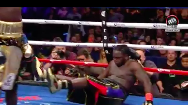 Деонтей Уайлдер отправил Бермейна СТИВЕРНА в нокаут. Деонтей Уайлдер отправил Бермейна СТИВЕРНА в нокаут.