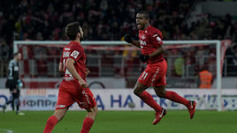 Сегодня. Москва. "Спартак" - "Уфа" - 3:1. Радость ФЕРНАНДУ (№11) и Георгия ДЖИКИЯ.