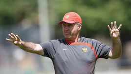 Июнь 2008 года. Роттах. Главный тренер сборной России Гус ХИДДИНК, при котором наша команда добилась своих лучших результатов за всю историю.