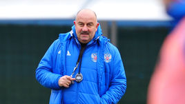 Сегодня. Новогорск. Главный тренер сборной России Станислав ЧЕРЧЕСОВ.