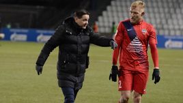 Аленичев буксует, Тихонов - уже третий