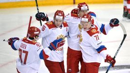 Сегодня. Хельсинки. Швейцария - Россия - 2:6. Россияне празднуют заброшенную шайбу.