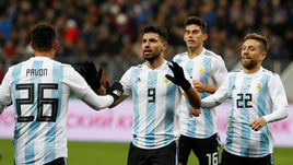 Сегодня. Москва. Россия – Аргентина – 0:1. 86-я минута. Только что Серхио АГУЭРО (№9) провел победный гол.