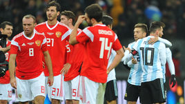 Суббота. Москва. "Лужники". Россия - Аргентина - 0:1. Следующий соперник россиян - Испания.