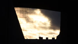 Понедельник. Санкт-Петербург. Небо возле стадиона "Петровский" во время тренировки сборной России.