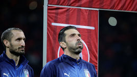 Джанлуиджи БУФФОН (справа) и Джорджо КЬЕЛЛИНИ: на чемпионате мира-2018 не будет сборной Италии...