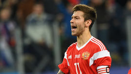 Вторник. Санкт-Петербург. Россия – Испания – 3:3. Федор СМОЛОВ (№11) празднует гол.