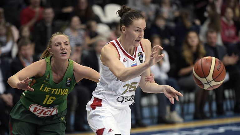 Мария ЧЕРЕПАНОВА (№25) и Кристя ДРУСКИТЕ. Фото fiba.com Мария ЧЕРЕПАНОВА (№25) и Кристя ДРУСКИТЕ. Фото fiba.com