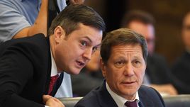 Александр ЖУКОВ (справа).