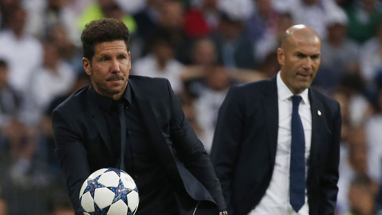 Диего СИМЕОНЕ (слева) и Зинедин ЗИДАН. Фото AFP Диего СИМЕОНЕ (слева) и Зинедин ЗИДАН. Фото AFP