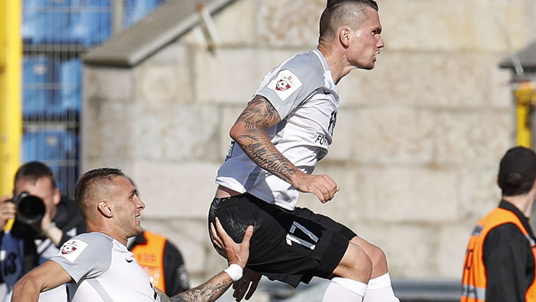 Антон ЗАБОЛОТНЫЙ (№17) и Раде ДУГАЛИЧ. Фото Сергей МАЙОРОВ Антон ЗАБОЛОТНЫЙ (№17) и Раде ДУГАЛИЧ. Фото Сергей МАЙОРОВ