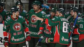 "Ак Барс", несмотря на поражение от "Авангарда" (3:4 Б), сохранил лидерство на "Востоке".