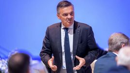 Рене ФАЗЕЛЬ.