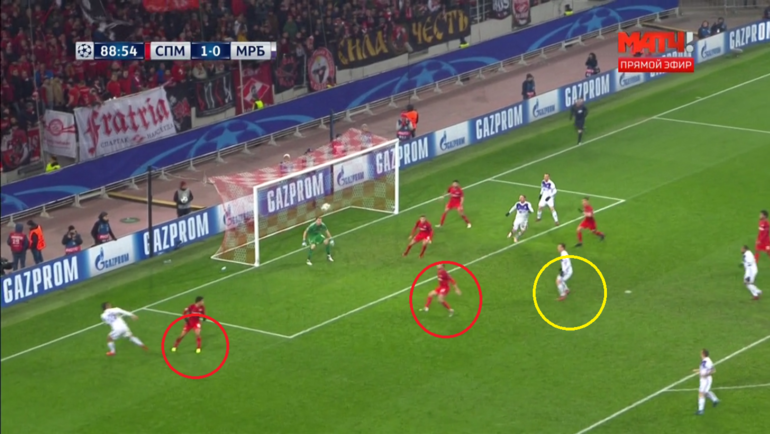 Секунда спустя – и Глушаков уже потерял соперника. Секунда спустя – и Глушаков уже потерял соперника.