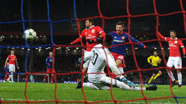 Среда. Москва. ЦСКА – "Бенфика" – 2:0. 13-я минута. Георгий ЩЕННИКОВ открывает счет в матче.