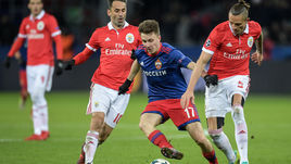 Среда. Москва. ЦСКА - "Бенфика" - 2:0. Александр ГОЛОВИН (17).