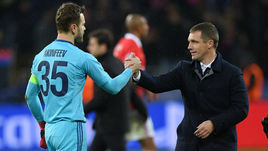 Среда. Москва. ЦСКА – "Бенфика" – 2:0. Игорь АКИНФЕЕВ и Виктор ГОНЧАРЕНКО после матча.