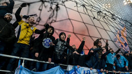 Понедельник. Москва. "Спартак" - "Зенит" - 3:1. На стадионе гостей поддерживало около двух тысяч фанатов.