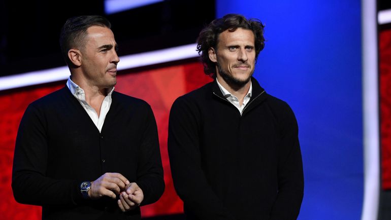 Фабио КАННАВАРО (слева) и Диего ФОРЛАН. Фото AFP Фабио КАННАВАРО (слева) и Диего ФОРЛАН. Фото AFP