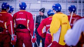 Тренировка "Йокерита" под открытым небом перед "Зимней классикой" со СКА.