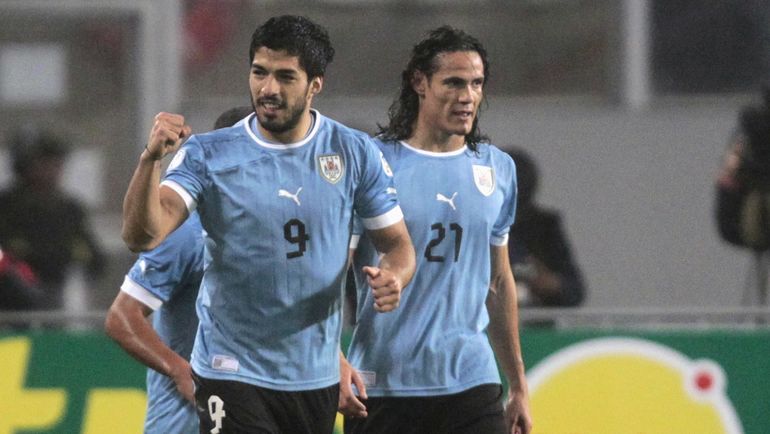 Луис СУАРЕС (№9) и Эдинсон КАВАНИ. Фото AFP Луис СУАРЕС (№9) и Эдинсон КАВАНИ. Фото AFP