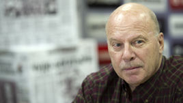 Майк КИНЭН.