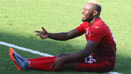 Нападающий "Уфы" Силвестр ИГБУН.