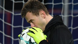 Понедельник. Манчестер. Игорь АКИНФЕЕВ на тренировке ЦСКА на "Олд Траффорд".