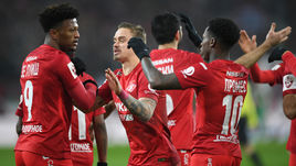 Воскресенье. Москва. "Спартак" - ЦСКА - 3:0. Красно-белые с крупным счетом одержали победу в дерби.